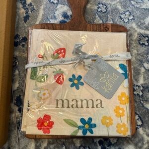 Small Cutting Board with Mama Towel